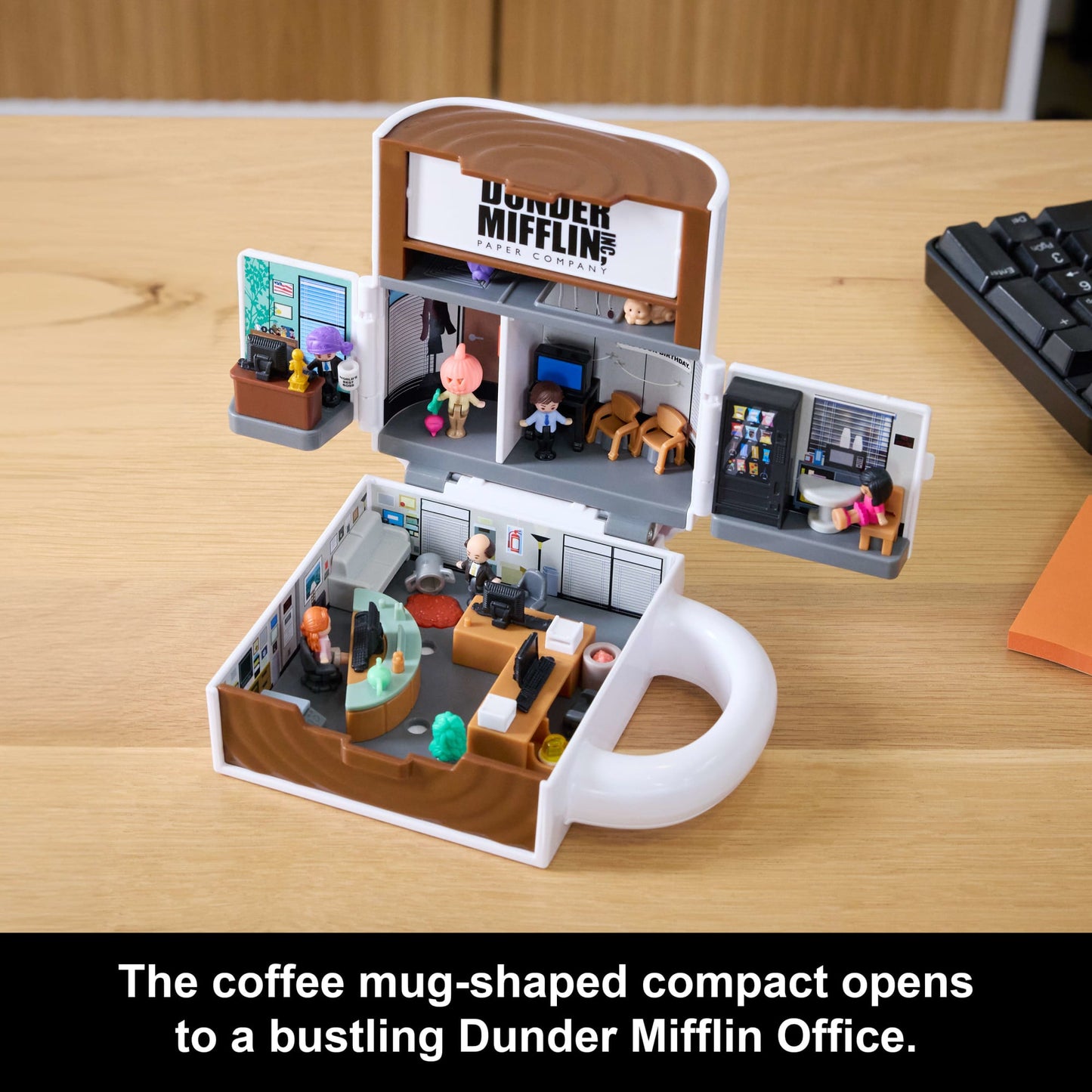 Polly Pocket X The Office Best Boss Mug Compact, Dunder Mifflin Character Set Collectible Toy